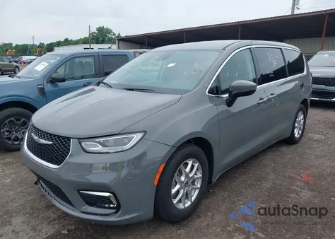 2023 Chrysler Pacifica Touring L z USA, uszkodzony, nr VIN 2C4RC1BG9PR549324